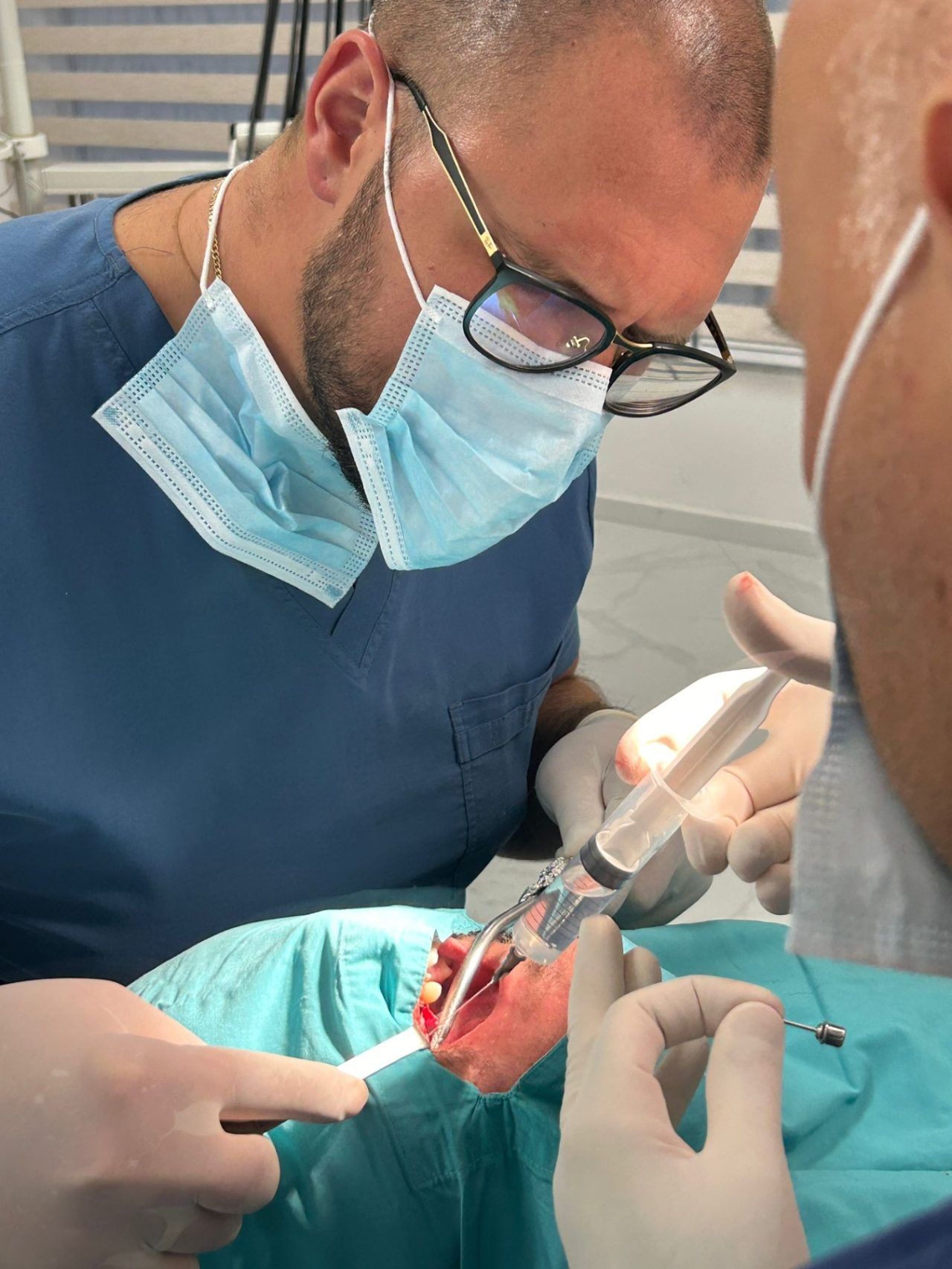 Ugradnja implantata Doboj